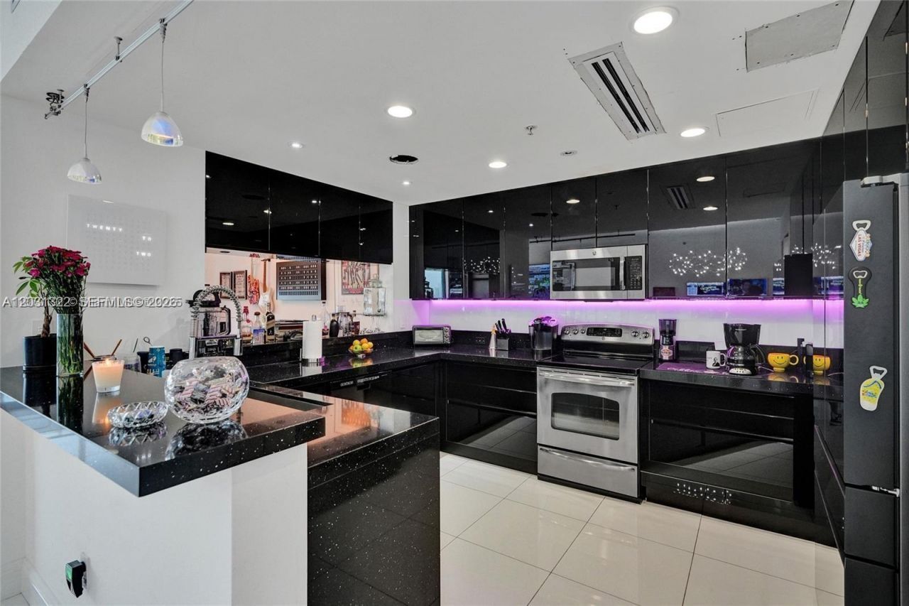 7901 Hispanola Ave , Unit 1601, North Bay Village, FL 33141 Photo