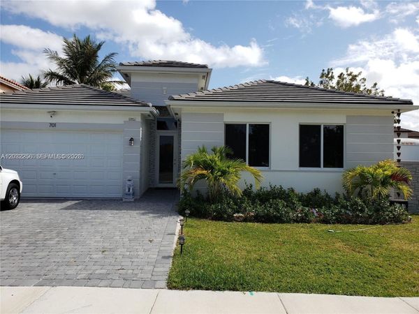 701 NW 127th Pl , Miami, FL 33182