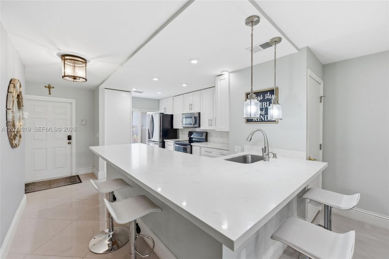 21160 Juego Cir , Unit 13C, Boca Raton, FL 33433 Photo