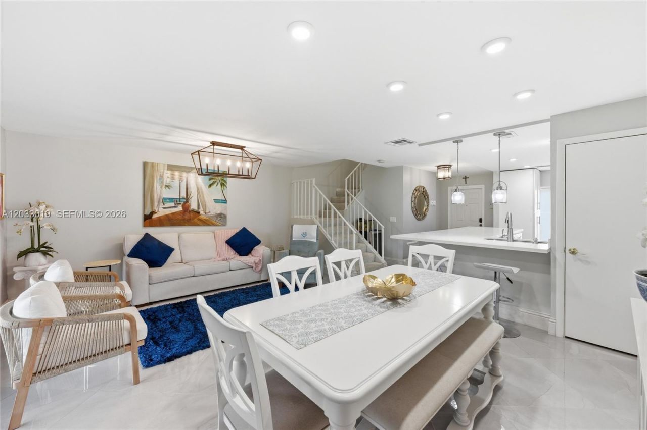 21160 Juego Cir , Unit 13C, Boca Raton, FL 33433 Photo