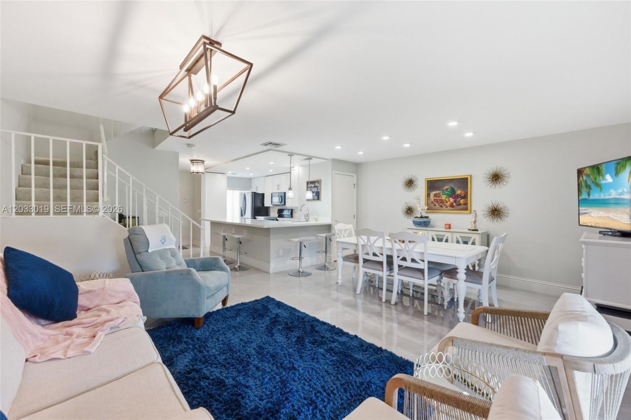 21160 Juego Cir , Unit 13C, Boca Raton, FL 33433 Photo