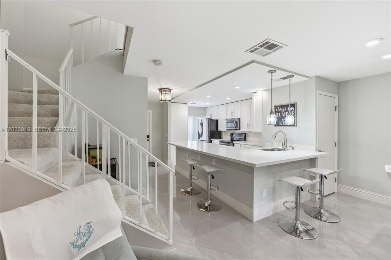 21160 Juego Cir , Unit 13C, Boca Raton, FL 33433 Photo