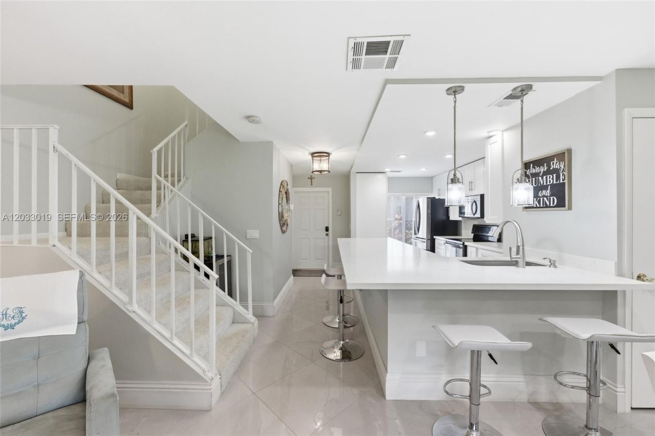 21160 Juego Cir , Unit 13C, Boca Raton, FL 33433 Photo
