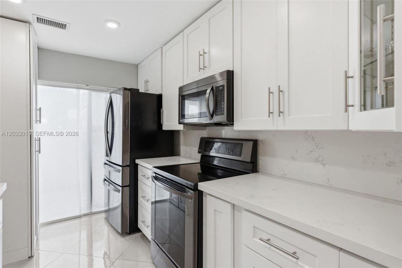 21160 Juego Cir , Unit 13C, Boca Raton, FL 33433 Photo