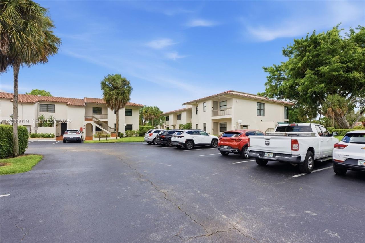 21160 Juego Cir , Unit 13C, Boca Raton, FL 33433 Photo
