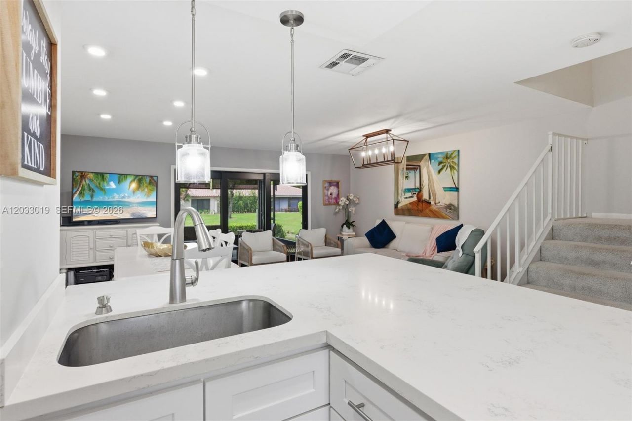 21160 Juego Cir , Unit 13C, Boca Raton, FL 33433 Photo