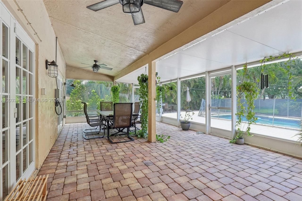13100 NW 11th Dr , Sunrise, FL 33323 Photo