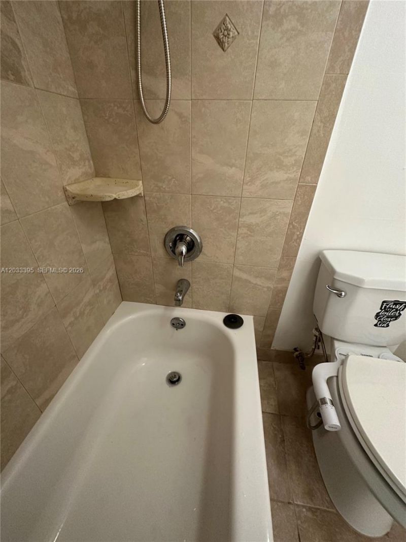 400 Commodore Dr , Unit 308, Plantation, FL 33325 Photo