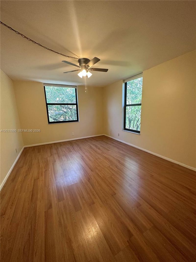 400 Commodore Dr , Unit 308, Plantation, FL 33325 Photo
