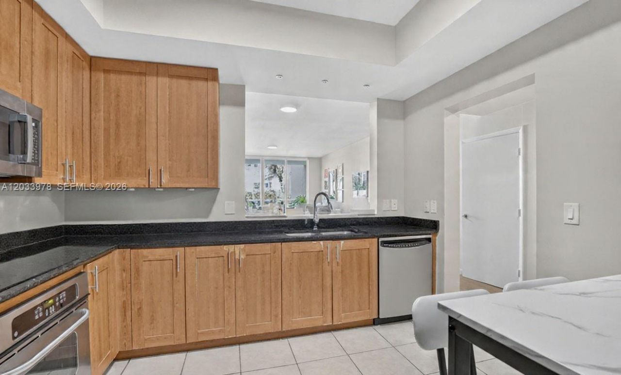 3340 NE 190th St, Unit 402, Aventura, FL 33180 Photo