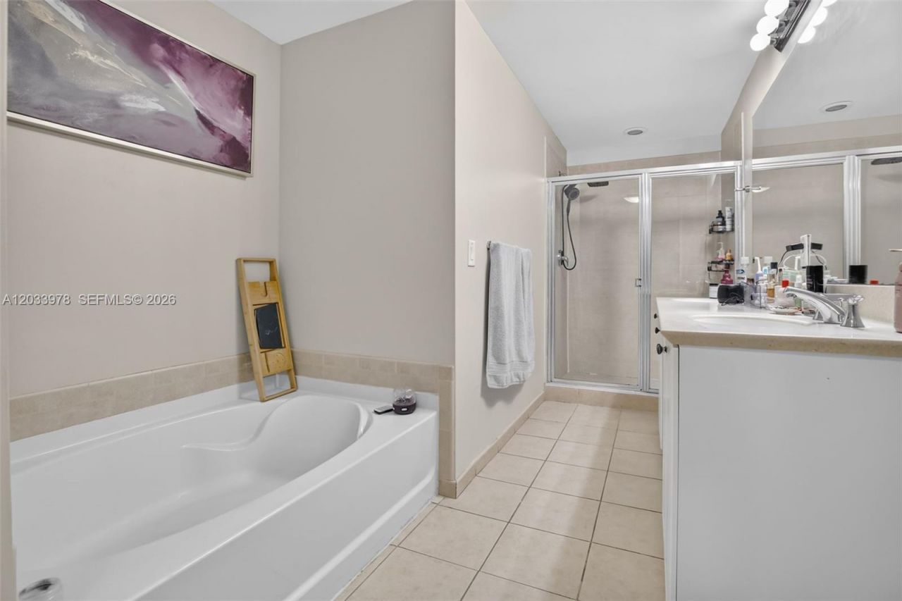3340 NE 190th St, Unit 402, Aventura, FL 33180 Photo