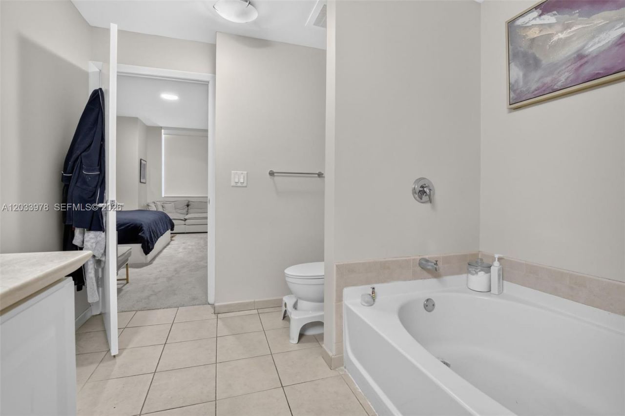 3340 NE 190th St, Unit 402, Aventura, FL 33180 Photo