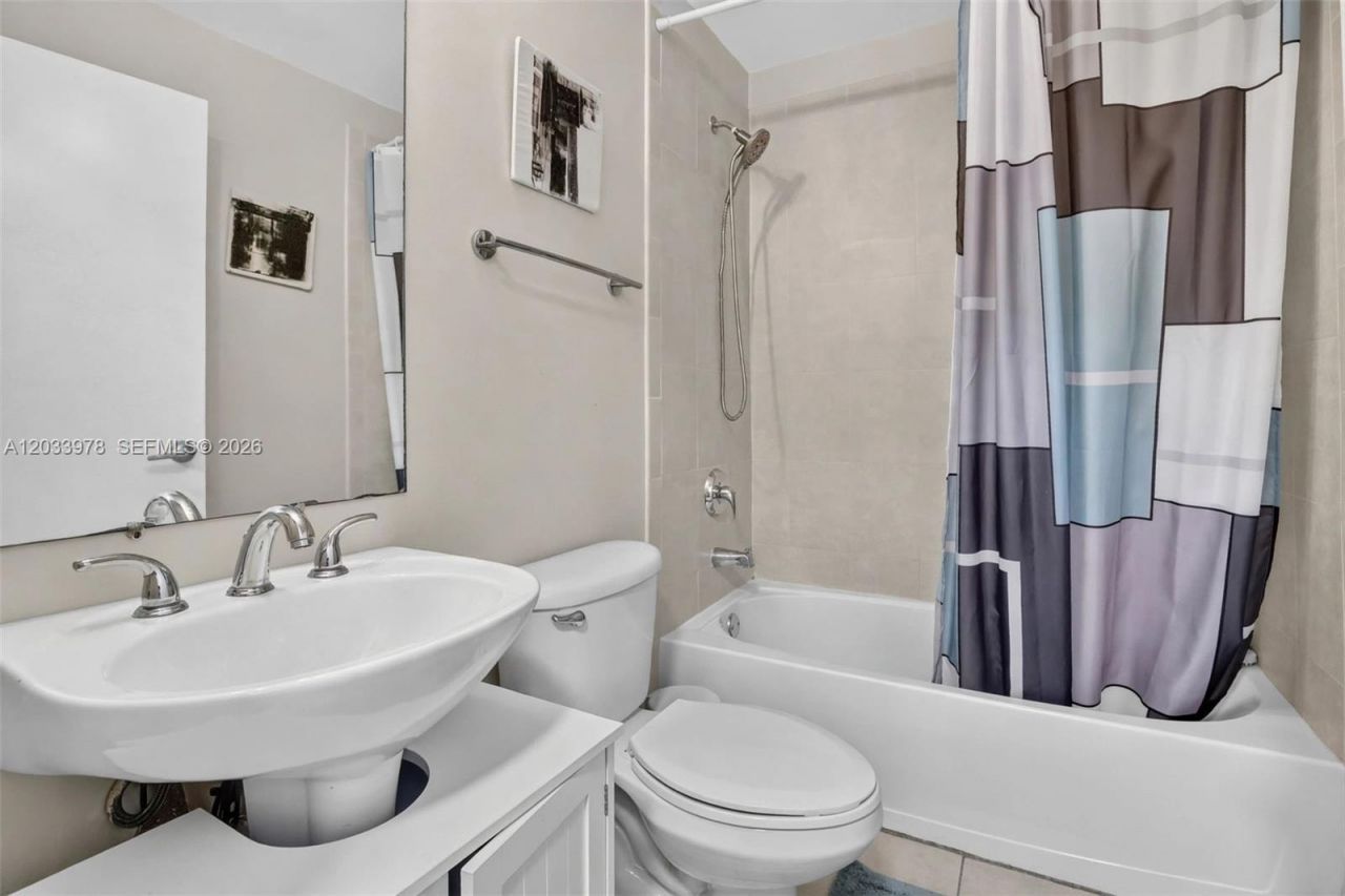 3340 NE 190th St, Unit 402, Aventura, FL 33180 Photo