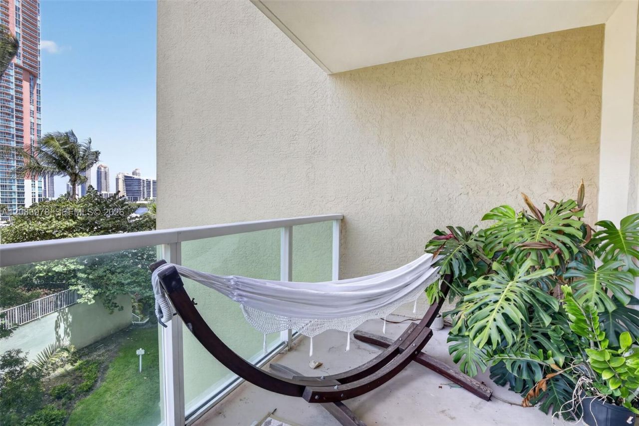3340 NE 190th St, Unit 402, Aventura, FL 33180 Photo