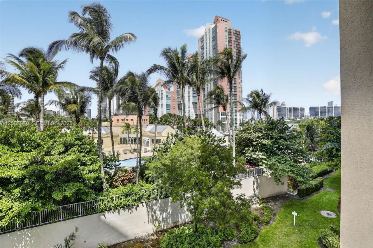 3340 NE 190th St, Unit 402, Aventura, FL 33180 Photo
