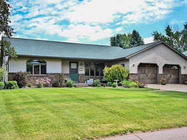 110 Benson Drive, Lewiston, MN 55952