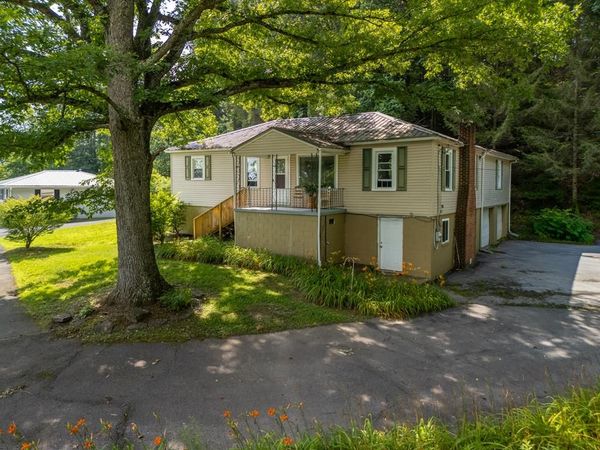 178 Oakdale Lane, BRADLEY, WV 25880