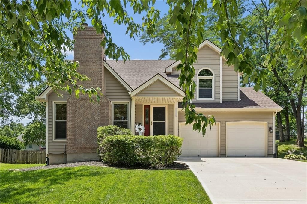 8712 N Lathrop Avenue, Kansas City, MO 64155 Main Photo