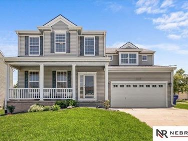 14819 Grebe Street, Bennington, NE 68007