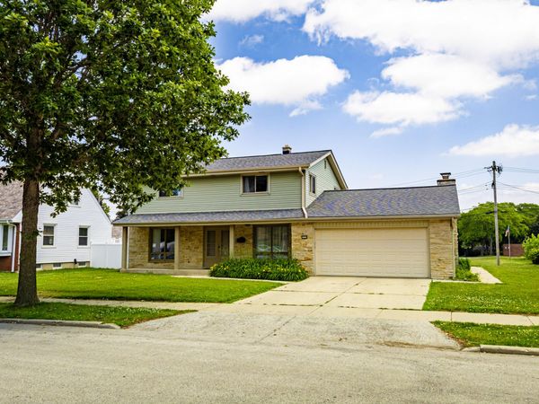 3710 S Massachusetts Ave, Milwaukee, WI 53220