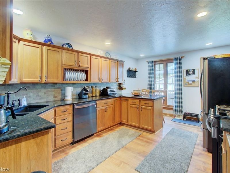 17436 Woodford Avenue, Lakewood, OH 44107 Photo 6
