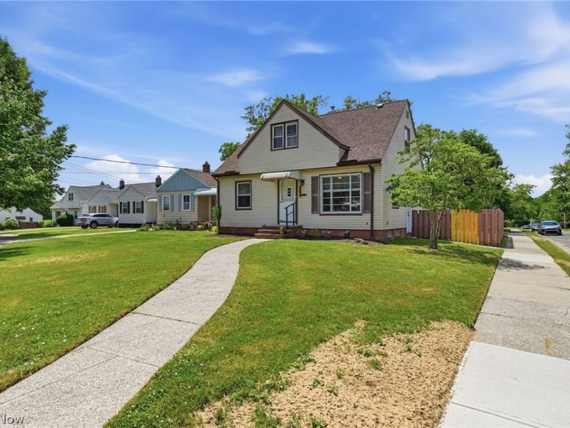5010 Claremont Boulevard, Garfield Heights, OH 44125 Photo 2