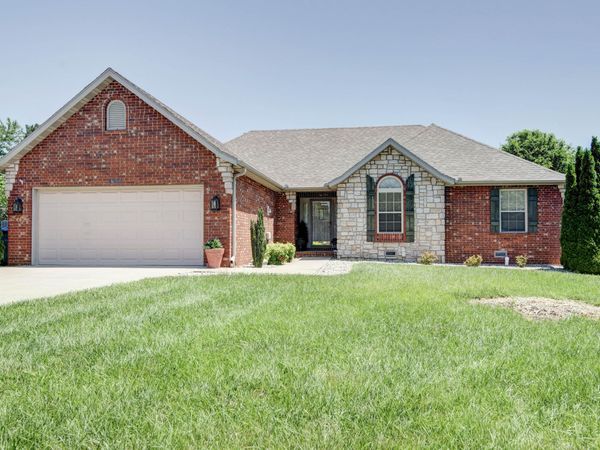 5306 N 12th Avenue , Ozark, MO 65721