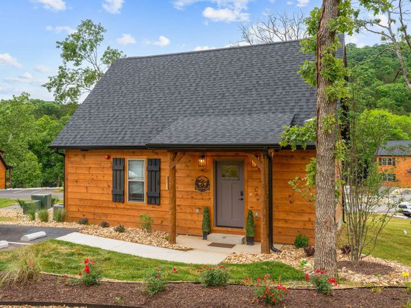 117 Hillside Pass , Hollister, MO 65672