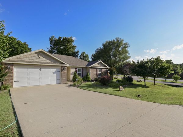 112 E Marion Lane , Kirbyville, MO 65679