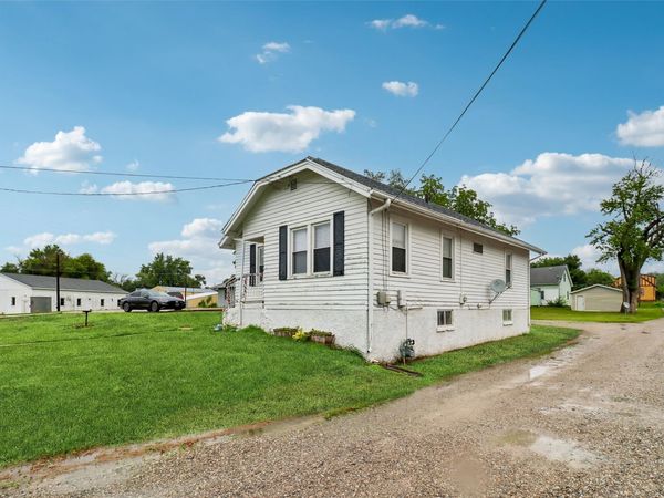 114 W 11th Street N, Newton, IA 50208