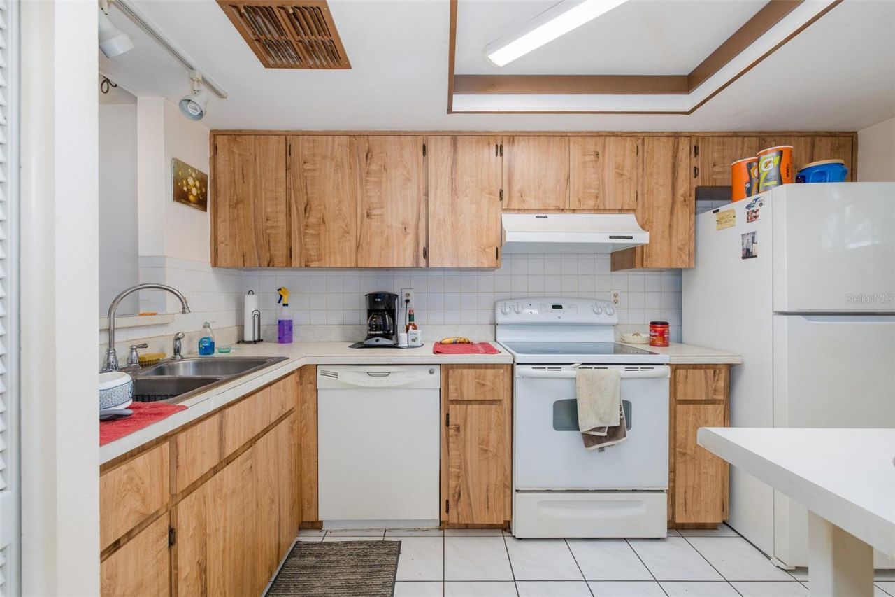 8310 High Point Circle , Unit 4, Port Richey, FL 34668 Photo