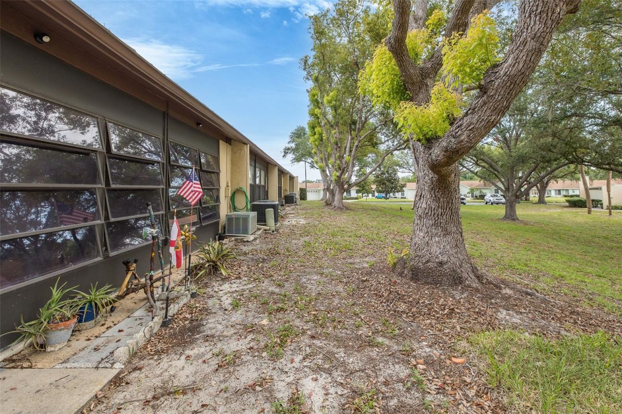 8310 High Point Circle , Unit 4, Port Richey, FL 34668 Photo