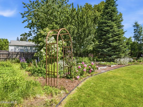 1019 W Starling AVE, Hayden, ID 83835