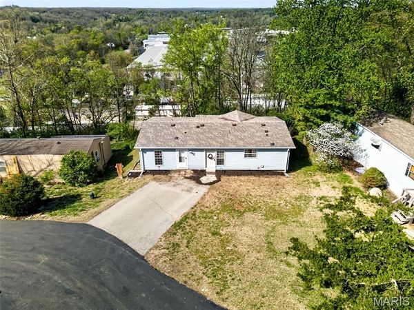 819 Horizon Lane, Fenton, MO 63026