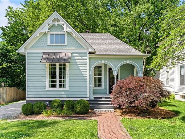 905 St. Louis Street , Edwardsville, IL 62025