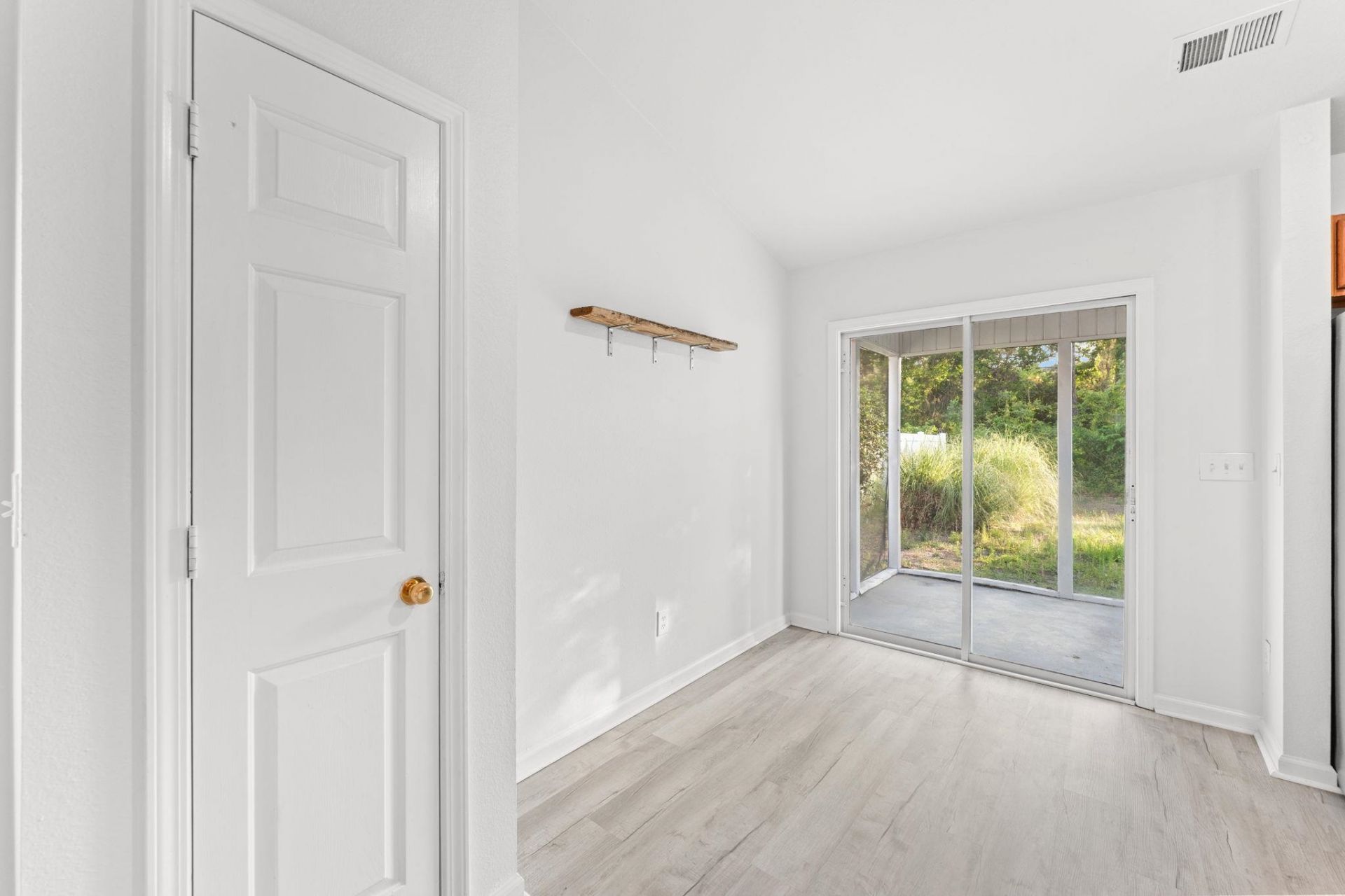 1117 Stoney Falls Blvd.  Photo 11