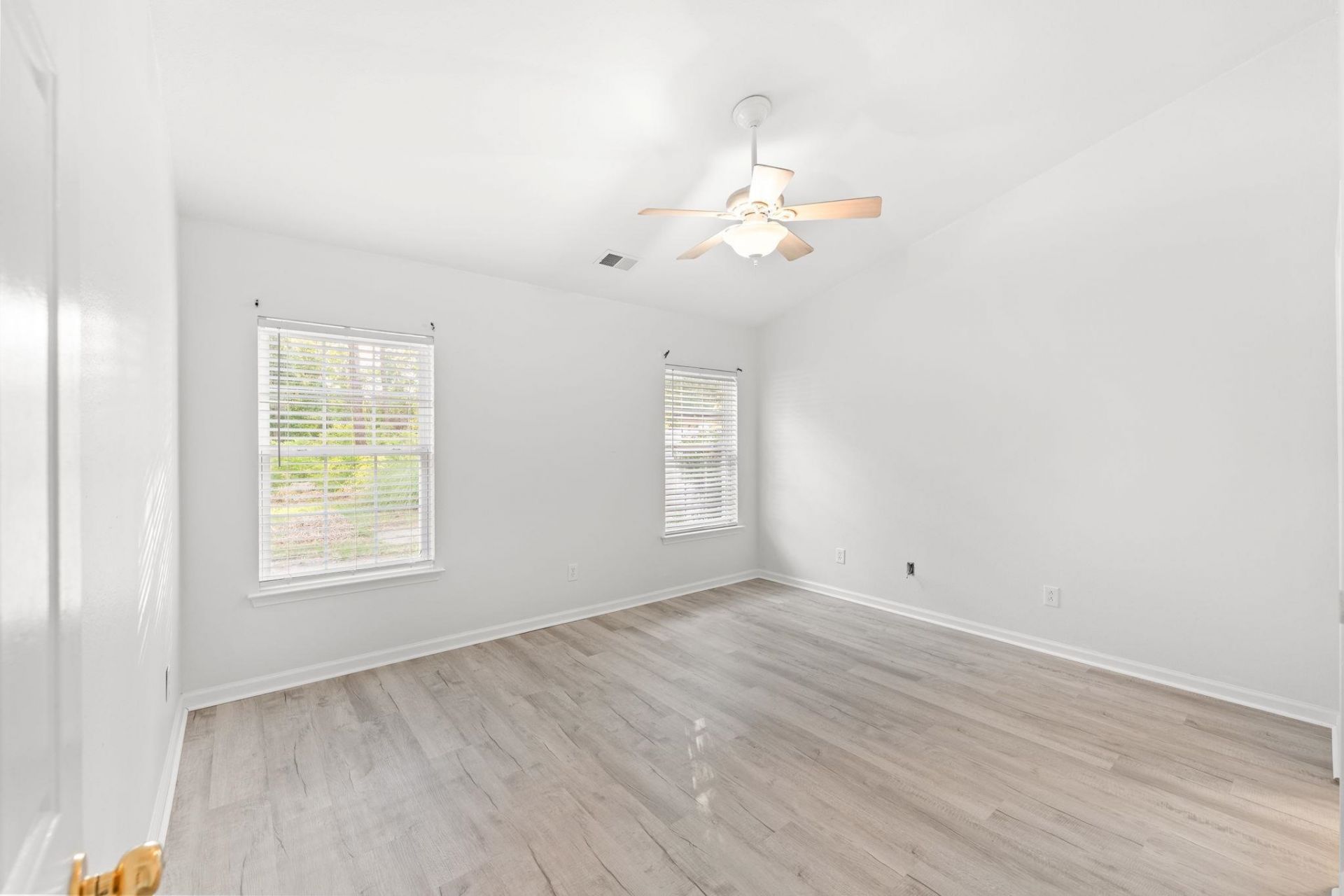 1117 Stoney Falls Blvd.  Photo 12
