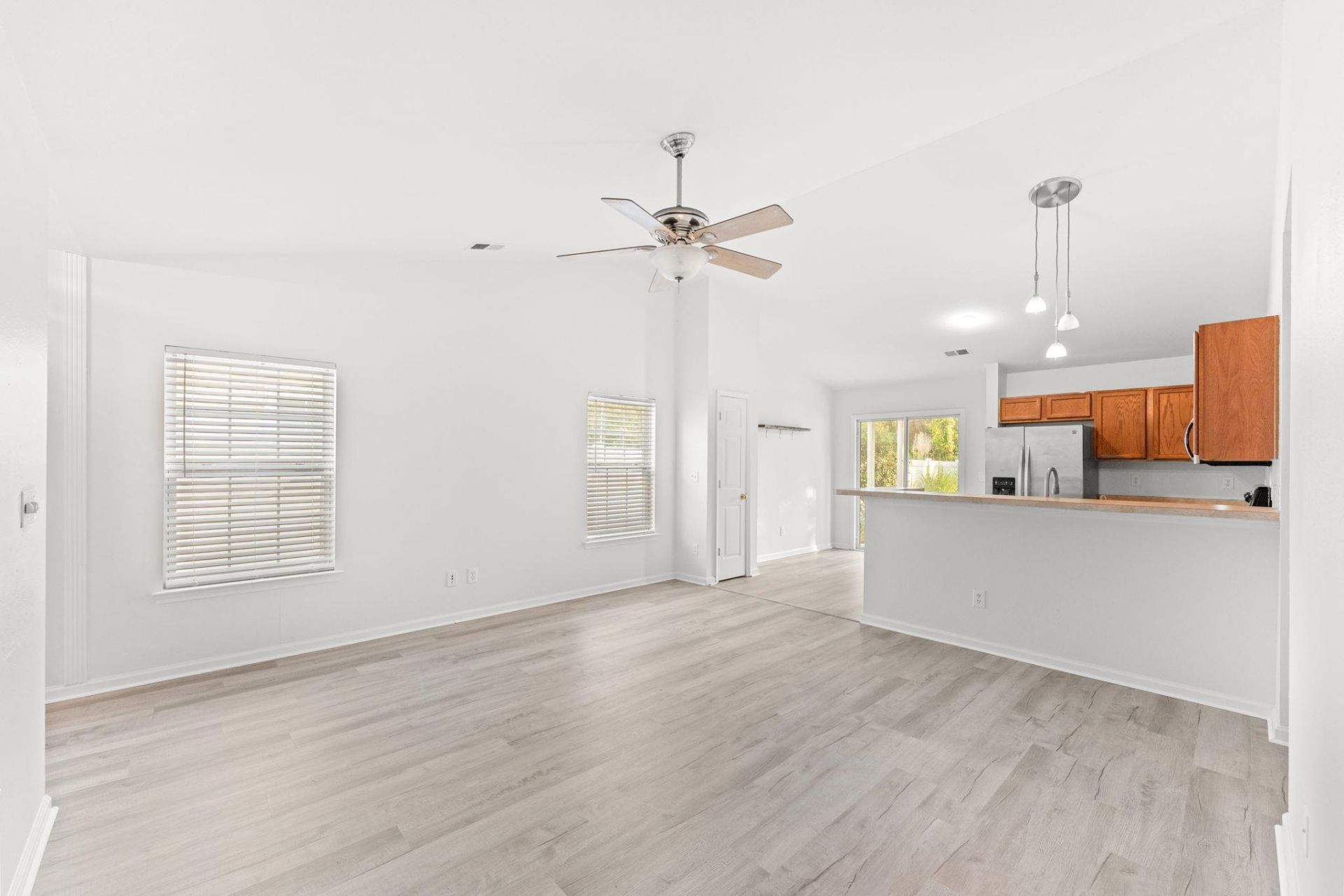 1117 Stoney Falls Blvd.  Photo 4
