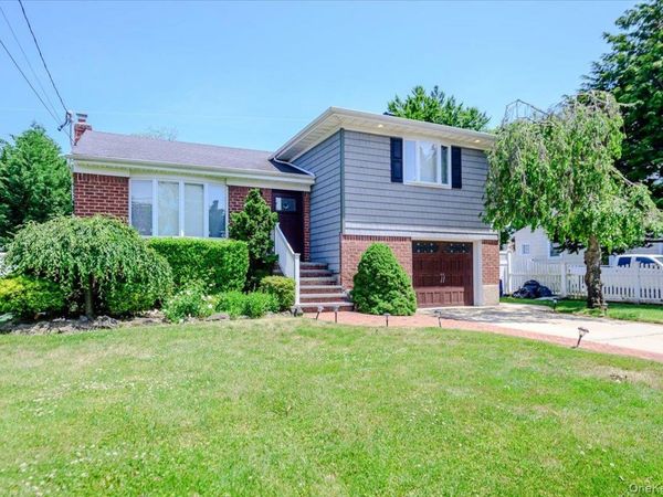 2419 Rockville Centre Parkway , Oceanside, NY 11572