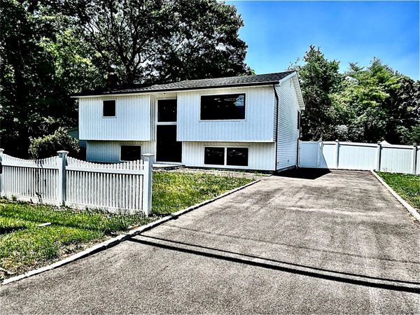91 Washington Avenue , Wyandanch, NY 11798
