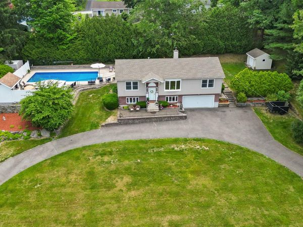 26 Pugsley Parkway , Cortlandt Manor, NY 10567