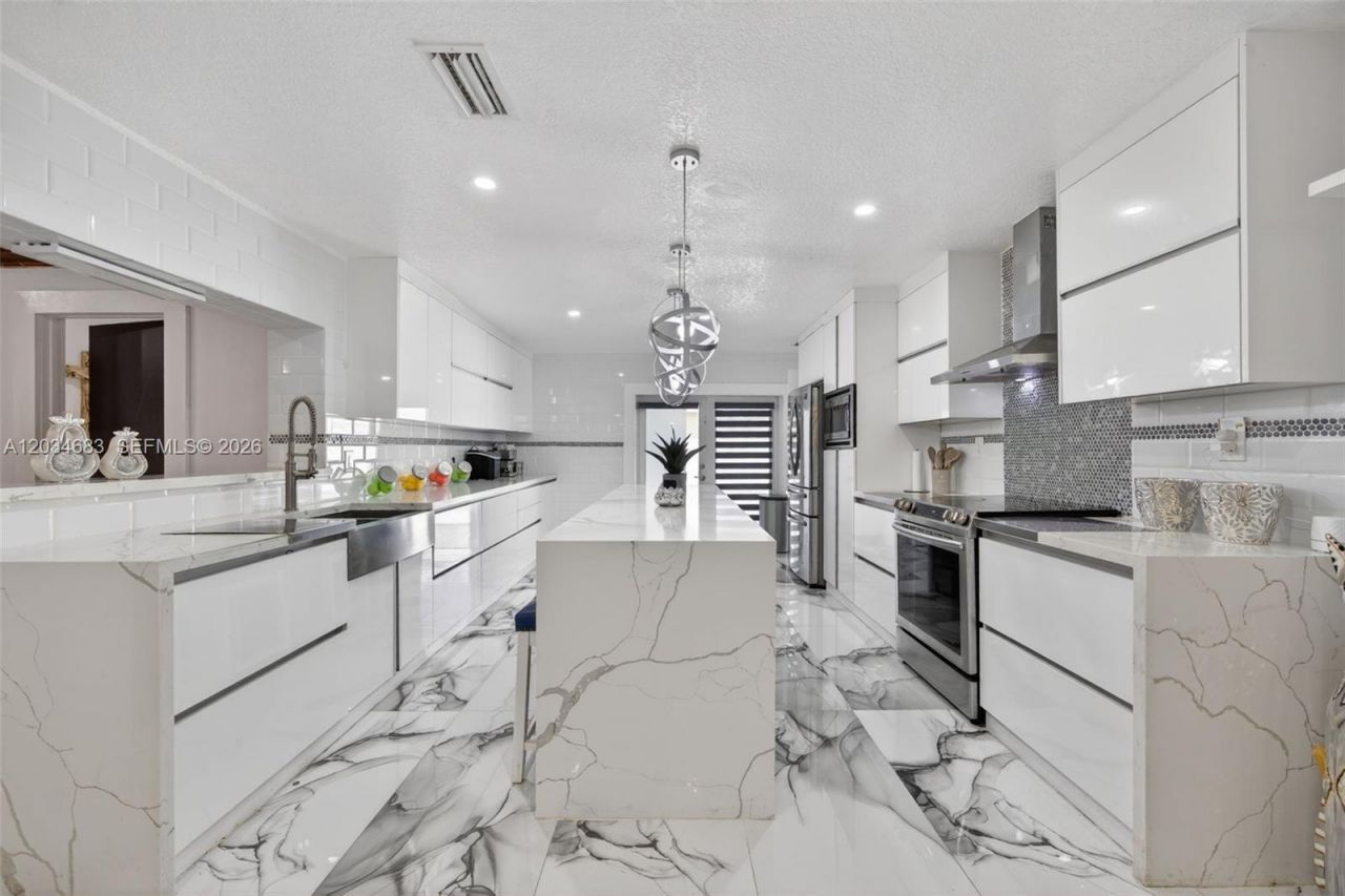 12121 SW 107th St , Miami, FL 33186 Photo