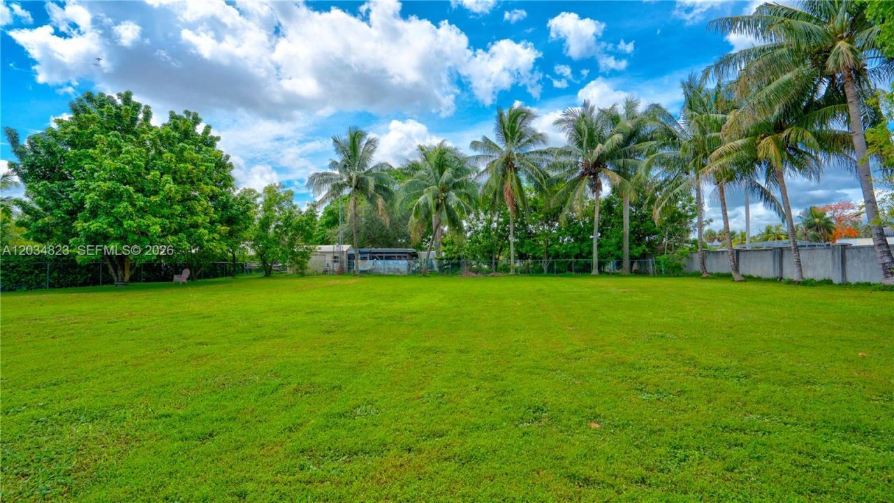 9810 NW 137th St , Hialeah Gardens, FL 33018 Photo