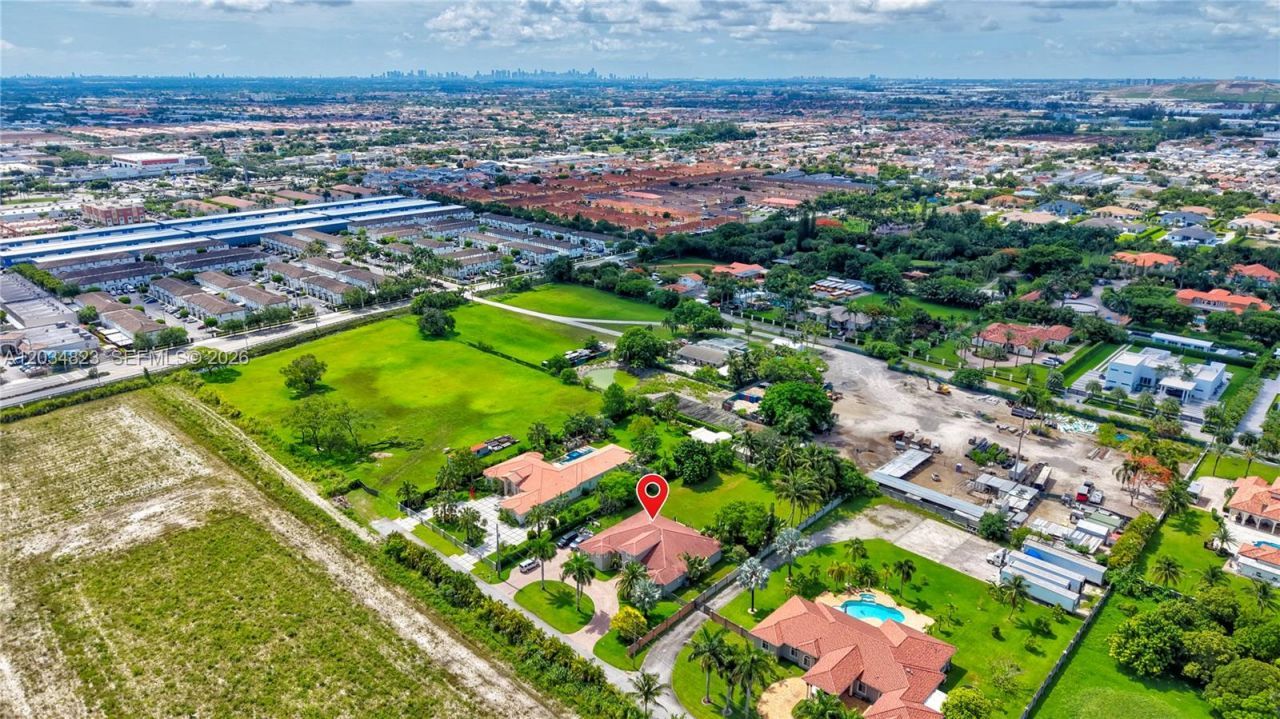 9810 NW 137th St , Hialeah Gardens, FL 33018 Photo