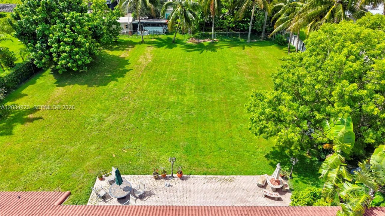 9810 NW 137th St , Hialeah Gardens, FL 33018 Photo