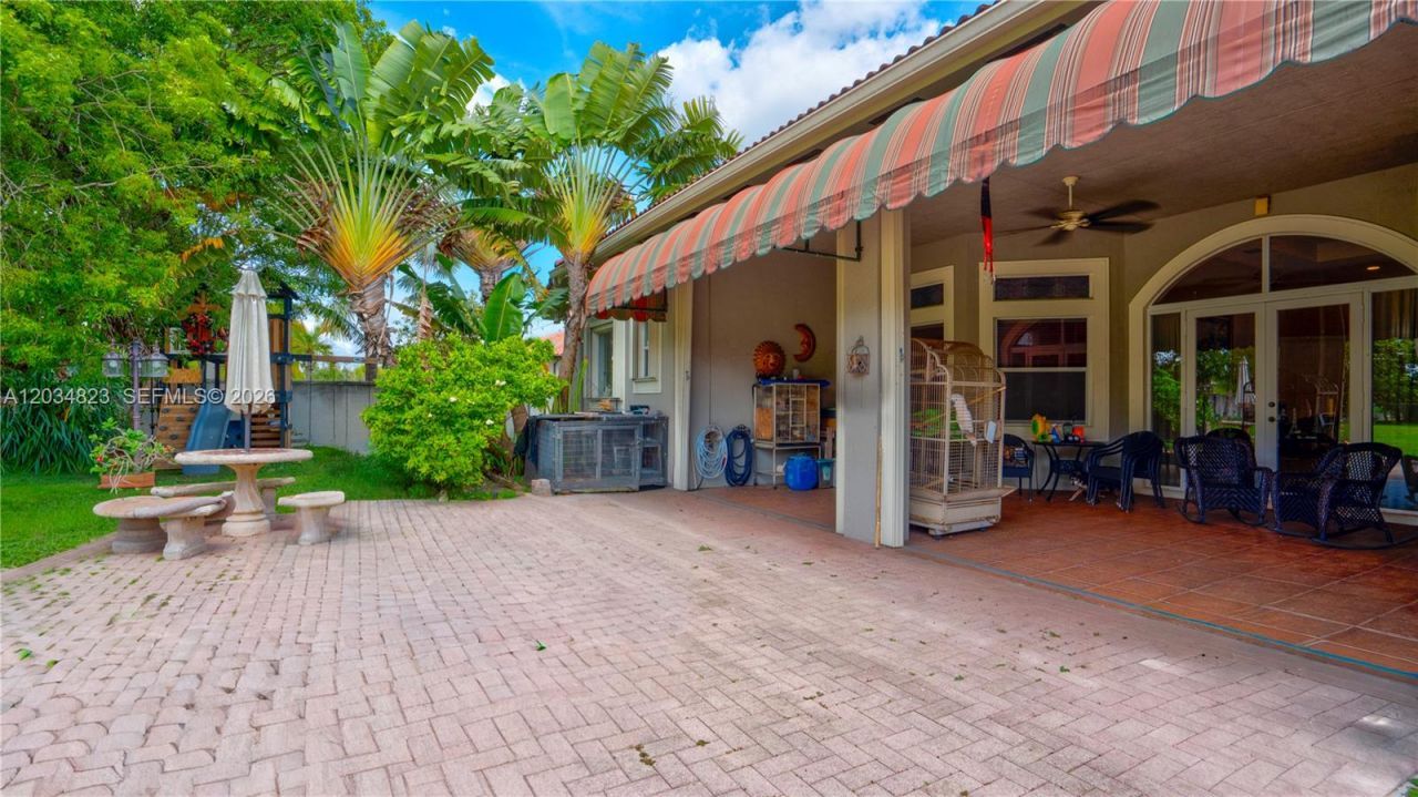 9810 NW 137th St , Hialeah Gardens, FL 33018 Photo