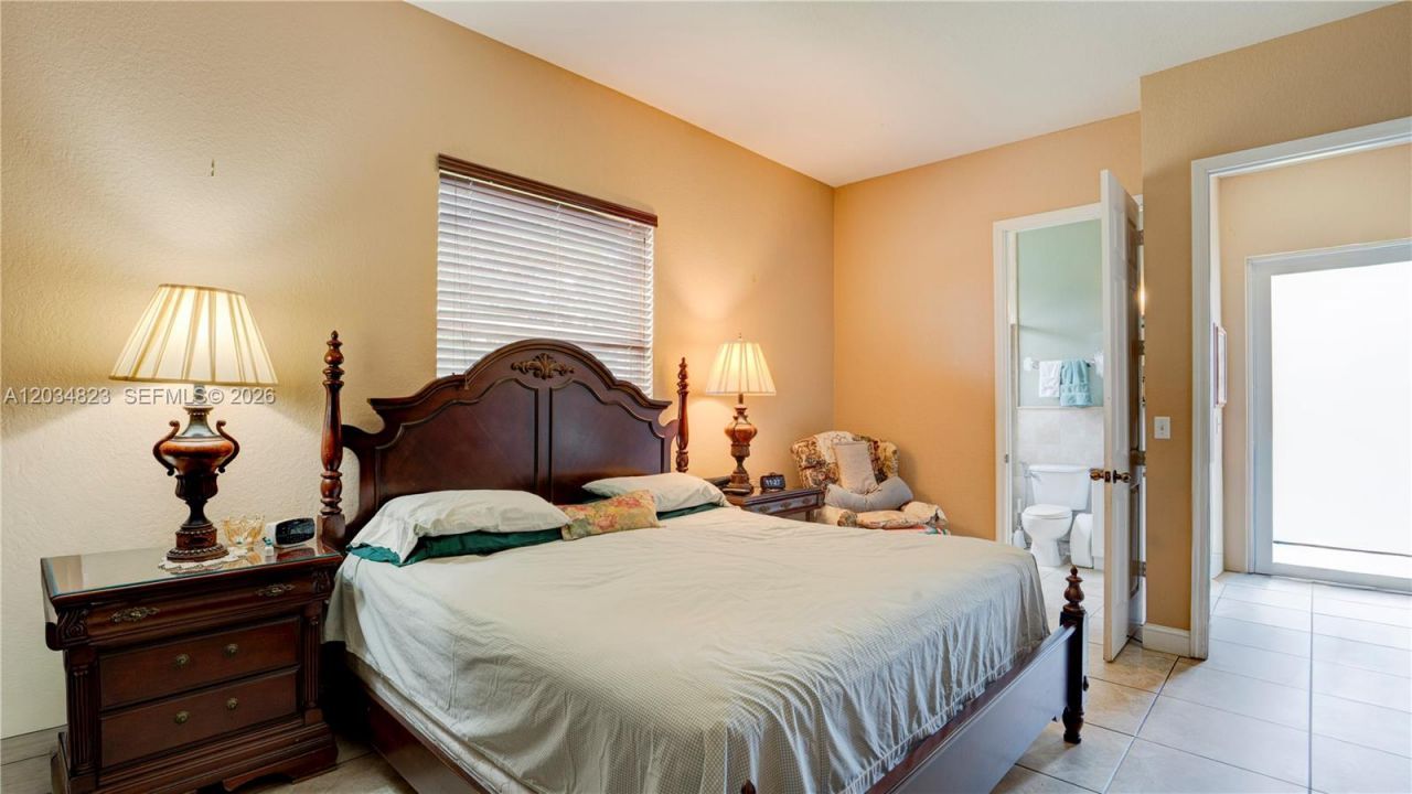 9810 NW 137th St , Hialeah Gardens, FL 33018 Photo