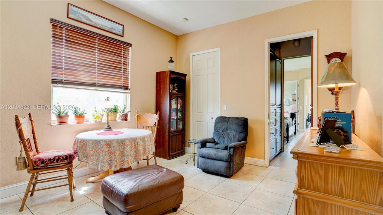 9810 NW 137th St , Hialeah Gardens, FL 33018 Photo