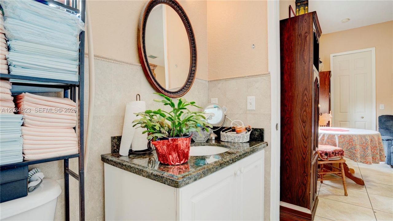 9810 NW 137th St , Hialeah Gardens, FL 33018 Photo