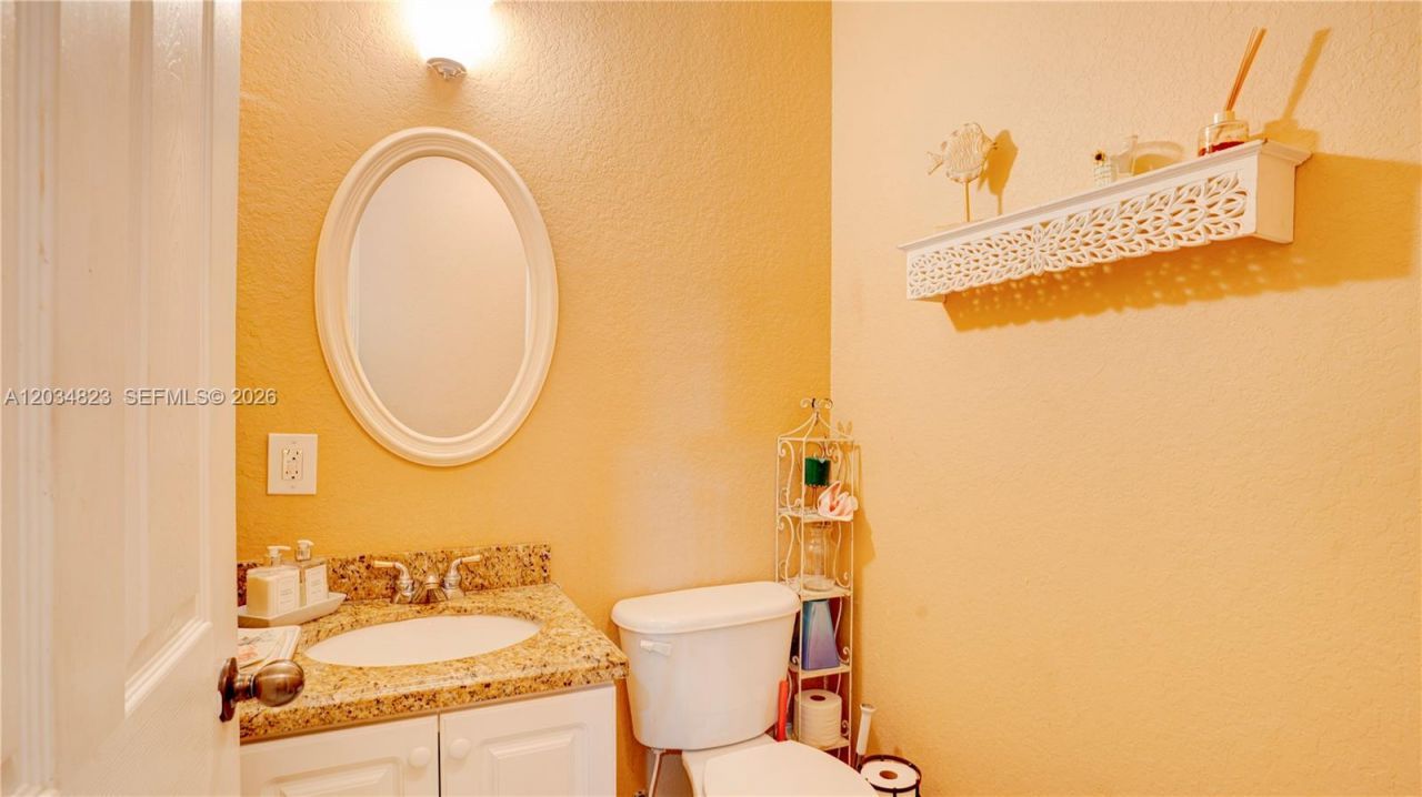9810 NW 137th St , Hialeah Gardens, FL 33018 Photo